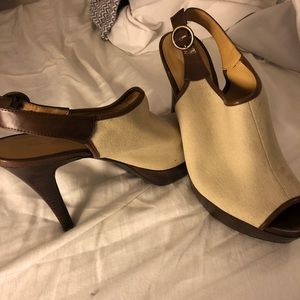 Nine West size 10 sling backs